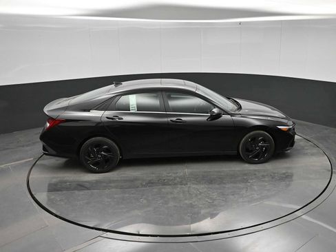 New 2026 Hyundai Elantra SEL Sport Premium FWD image 30