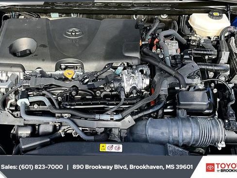 Used 2025 Toyota Camry SE image 8