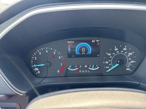 Used 2022 Ford Escape SE w/ SE Sport Appearance Package image 10