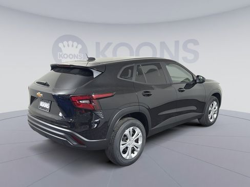 New 2026 Chevrolet Trax LS image 7