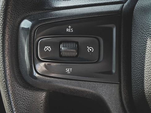 Used 2022 Chevrolet Silverado 2500 Custom w/ Custom Convenience Package AWD/4WD image 8