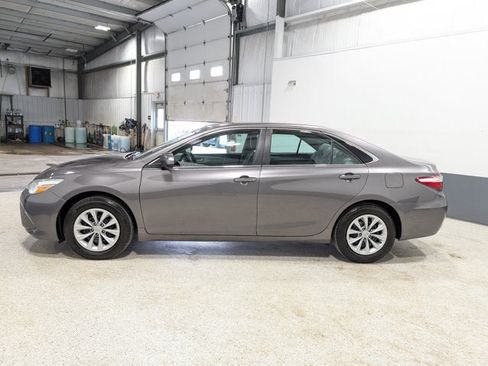 Used 2015 Toyota Camry LE FWD image 6