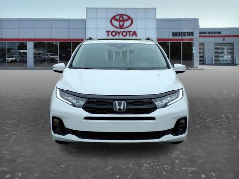 Used 2025 Honda Odyssey Elite image 2