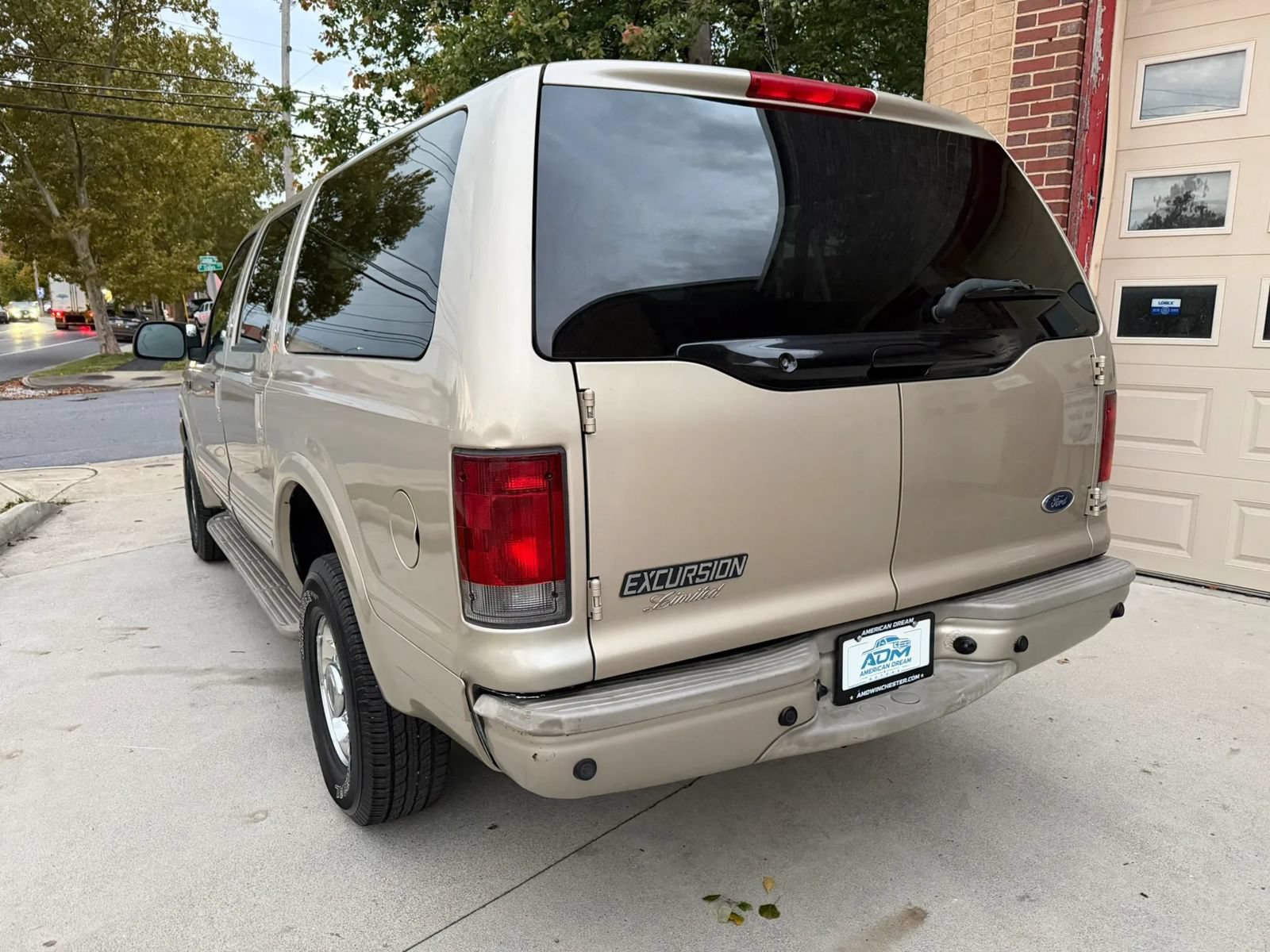 Used 2004 Ford Excursion Limited AWD/4WD image 10