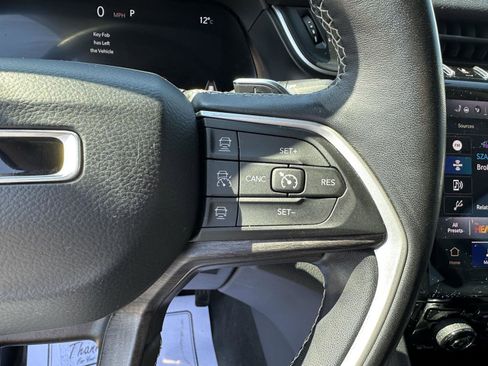 Used 2022 Jeep Grand Cherokee L Limited AWD/4WD image 25