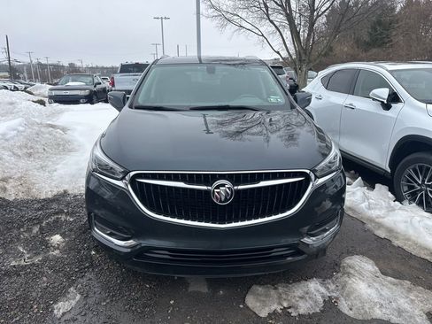 Used 2019 Buick Enclave Essence image 2