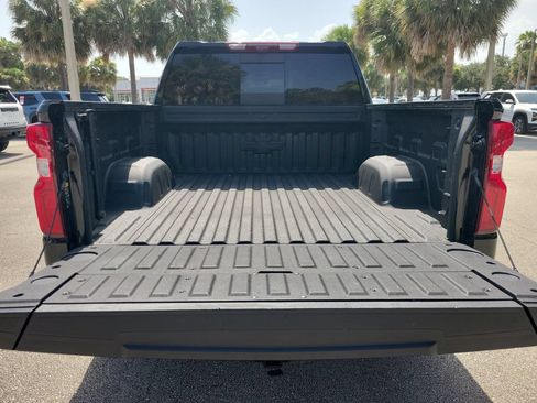 Used 2025 Chevrolet Silverado 1500 High Country AWD/4WD image 8