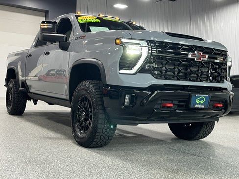 Certified 2024 Chevrolet Silverado 2500 ZR2 w/ Technology Package AWD/4WD image 8