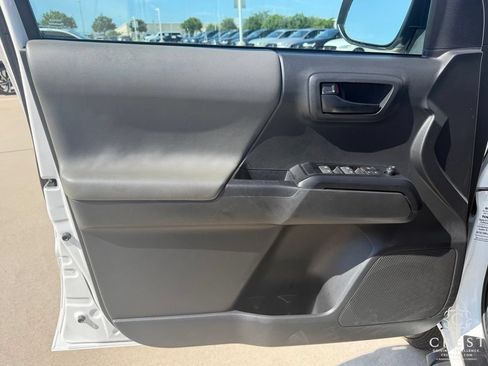 Used 2023 Toyota Tacoma SR AWD/4WD image 9