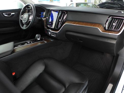 Used 2023 Volvo XC60 B5 Plus w/ Climate Package AWD/4WD image 13