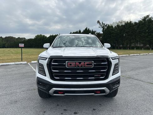 Used 2025 GMC Yukon AT4 w/ AT4 Premium Package AWD/4WD image 2