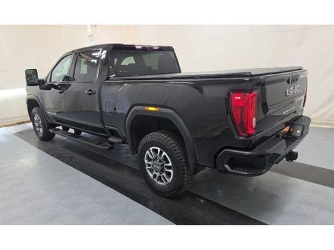 Used 2023 GMC Sierra 2500 AT4 w/ Driver Alert Package I AWD/4WD image 4