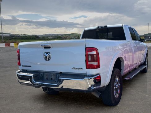 Used 2022 RAM 3500 Laramie AWD/4WD image 3