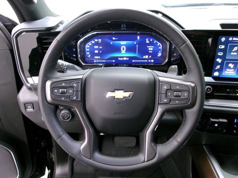 Used 2023 Chevrolet Silverado 1500 High Country AWD/4WD image 6