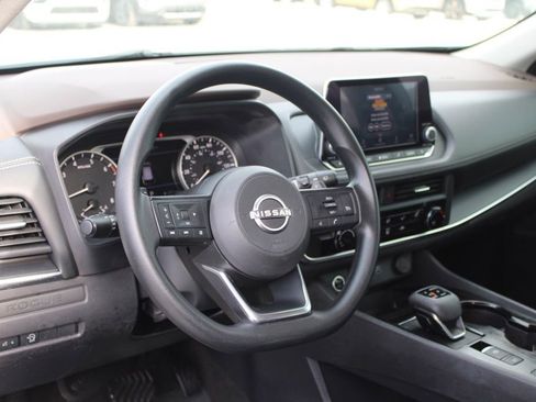 Used 2023 Nissan Rogue S image 16