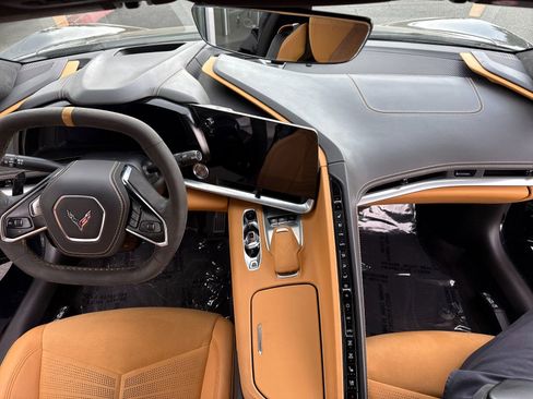 Used 2022 Chevrolet Corvette Stingray Premium Cpe w/ Z51 Performance Package image 11