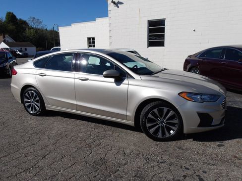 Used 2019 Ford Fusion SE image 8