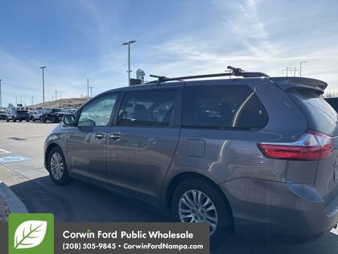 Used 2015 Toyota Sienna XLE w/ XLE Navigation Package image 6