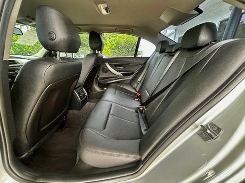 Used 2017 BMW 320i Sedan image 7