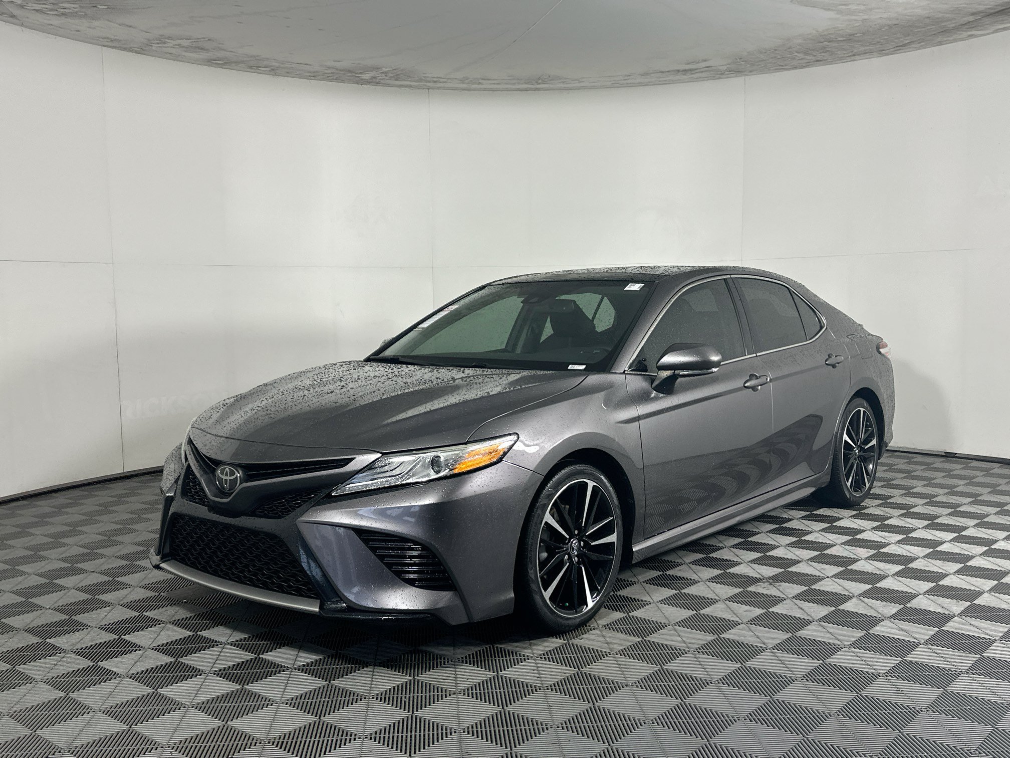 Used 2020 Toyota Camry XSE FWD image 7