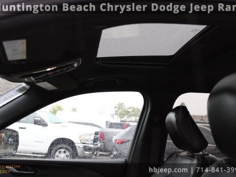 Used 2025 Jeep Grand Cherokee L Altitude image 31