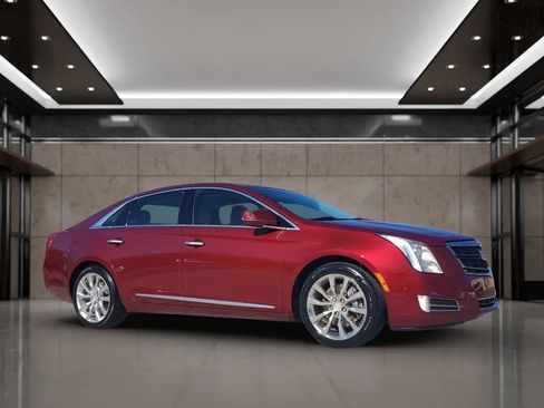 Used 2016 Cadillac XTS Luxury image 3