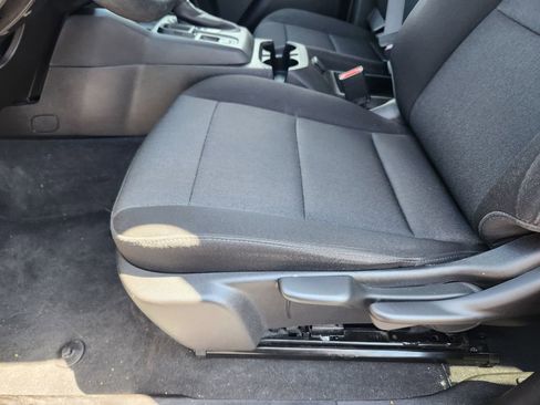 Used 2024 Chevrolet Colorado W/T RWD image 28