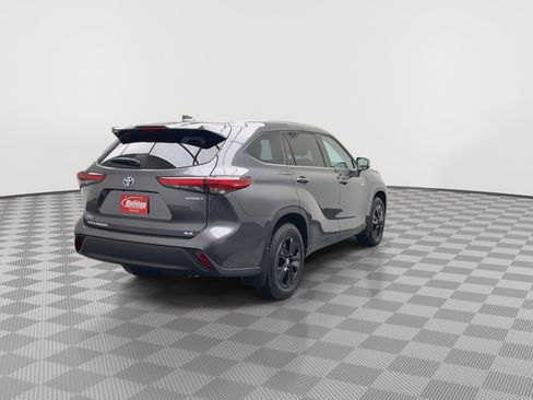 Used 2021 Toyota Highlander XLE image 39