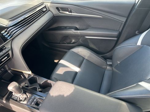 Used 2025 Toyota Camry SE image 17