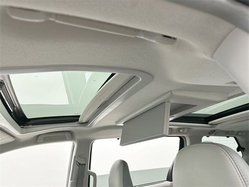 Used 2014 Toyota Sienna Limited image 22