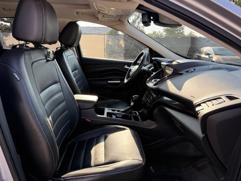 Used 2017 Ford Escape Titanium w/ Equipment Group 301A AWD/4WD image 18