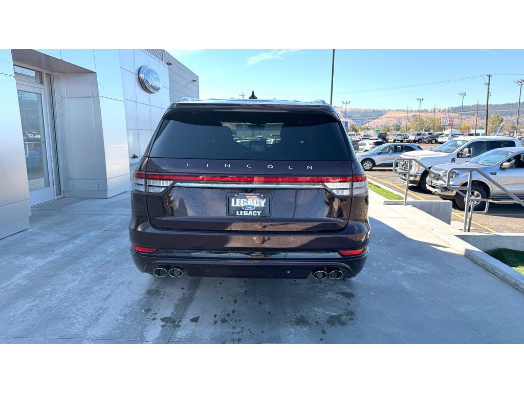 Used 2023 Lincoln Aviator Reserve w/ Equipment Group 201A RWD image 6