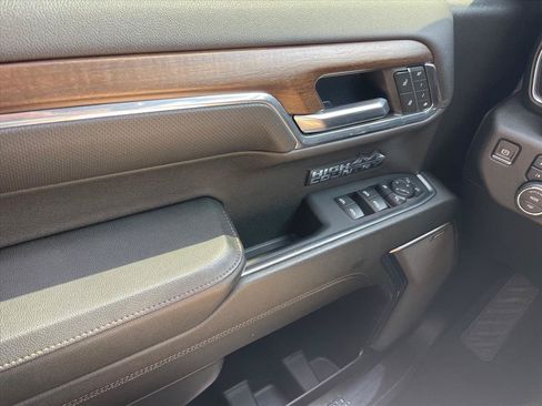 Used 2024 Chevrolet Silverado 1500 High Country w/ High Country Premium Package AWD/4WD image 22