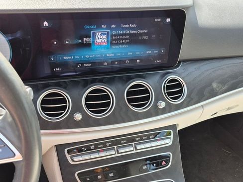 Used 2021 Mercedes-Benz E 350 Sedan image 9