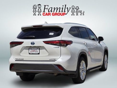 Used 2022 Toyota Highlander Limited AWD/4WD image 4