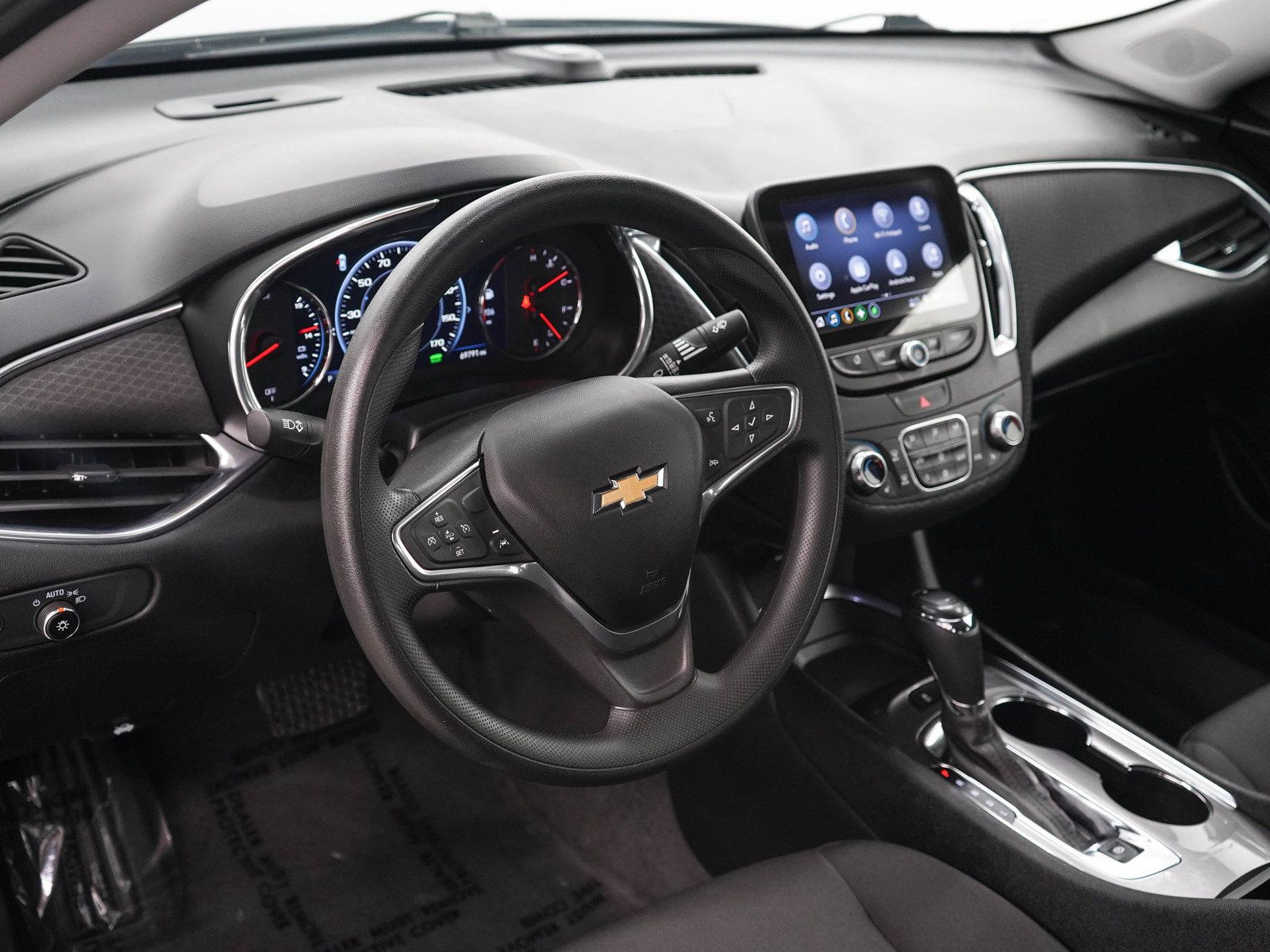 Used 2019 Chevrolet Malibu Hybrid FWD image 19