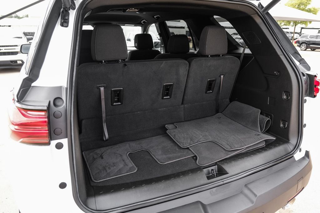 Used 2023 Chevrolet Traverse LT AWD/4WD image 62