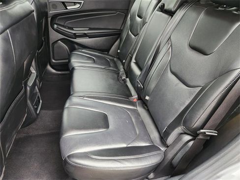 Used 2022 Ford Edge Titanium image 12