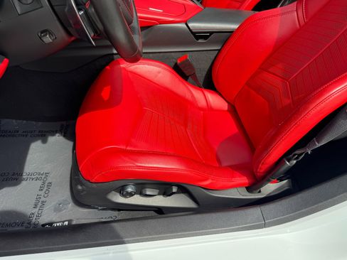 Used 2021 Chevrolet Corvette Stingray Premium Conv w/ Z51 Performance Package RWD image 34