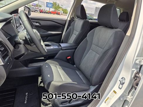Used 2026 Nissan Rogue SV FWD image 8