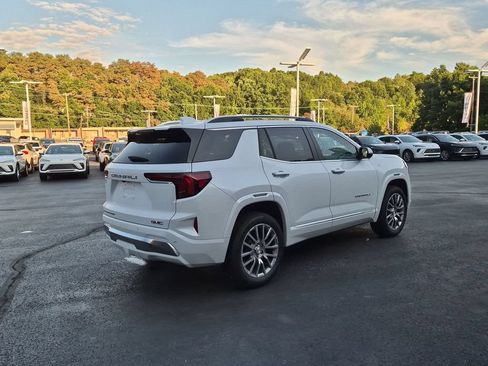 New 2027 GMC Terrain Denali w/ LPO, Floor Liner Package AWD/4WD image 5