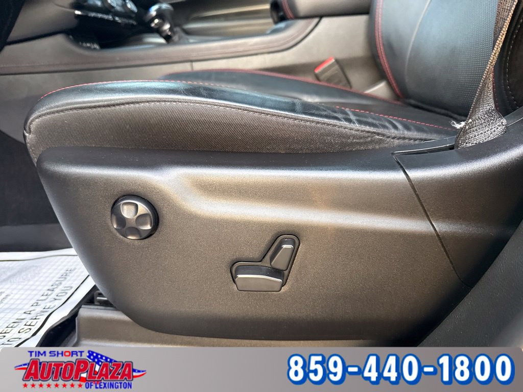 Used 2023 Dodge Durango R/T w/ Tow 'N Go Package AWD/4WD image 11