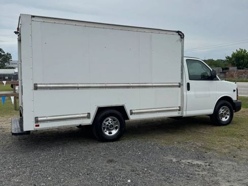 Used 2016 GMC Savana 3500 RWD image 10