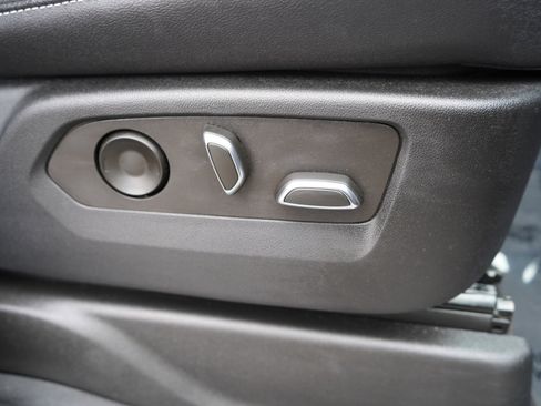 Used 2022 Cadillac Escalade Luxury image 68