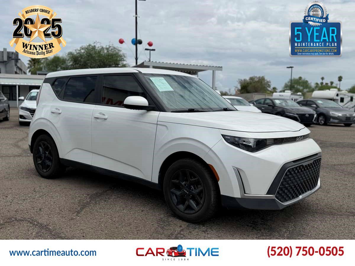 Used 2023 Kia Soul LX w/ LX Technology Package FWD image 3