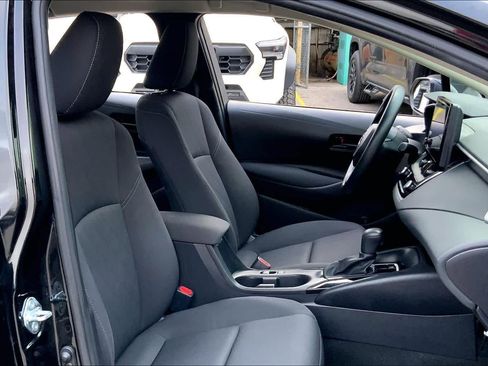 Used 2023 Toyota Corolla LE image 9