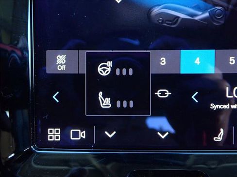 Used 2022 Volvo XC60 B5 Momentum image 21