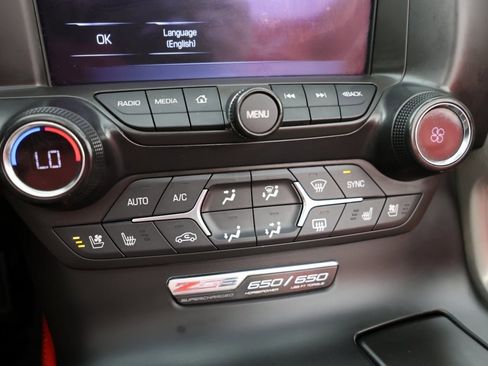 Used 2016 Chevrolet Corvette Z06 w/ 3LZ Preferred Equipment Group image 27