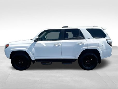 Used 2023 Toyota 4Runner SR5 AWD/4WD image 4