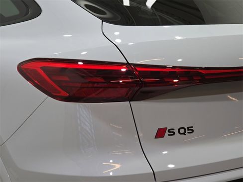 New 2025 Audi SQ5 Premium Plus image 35